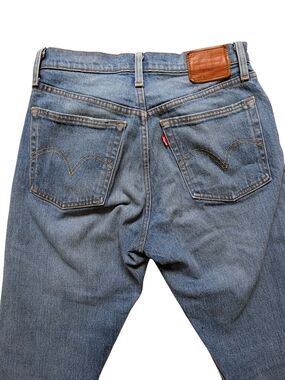 Levi's Vintage 501 Women's Light Blue Straight-Leg Jeans Natural Fade